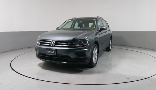 Volkswagen • Tiguan