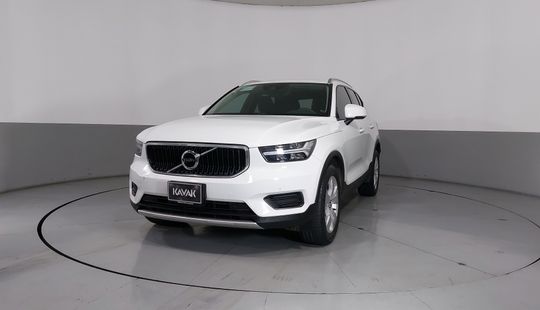 Volvo • XC40