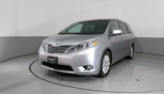 Toyota • Sienna