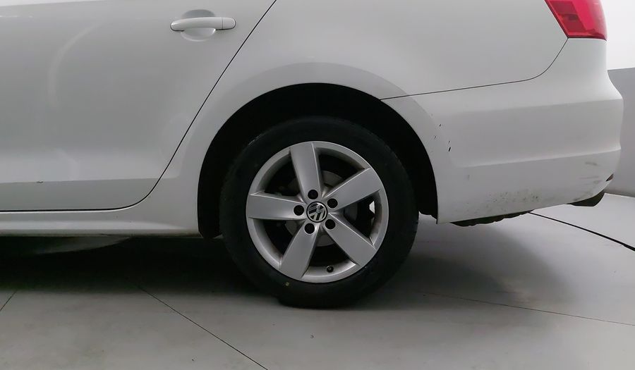 Volkswagen Jetta 2.5 TRENDLINE AT Sedan 2014