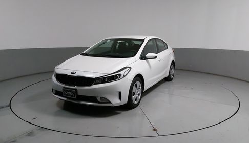Autos Kia Forte 2.0 LX AT Sedan 2017 usados KAVAK México