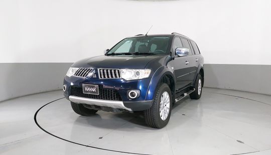 Mitsubishi • Montero