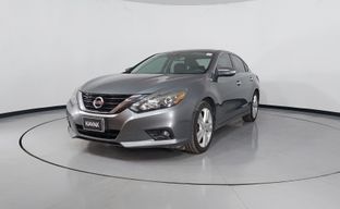 Nissan • Altima