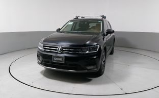 Volkswagen • Tiguan