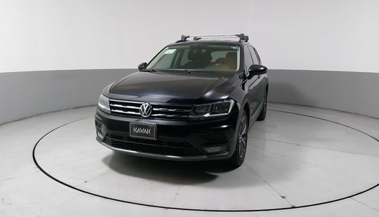 Volkswagen • Tiguan