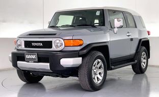 Toyota • FJ Cruiser