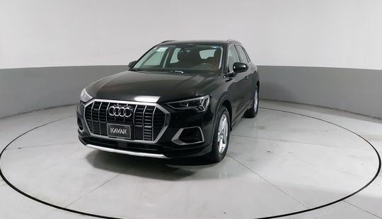 Audi • Q3