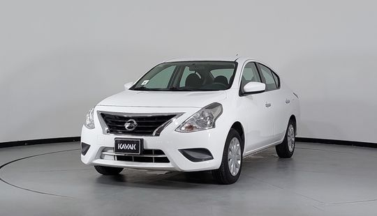 Nissan • Versa