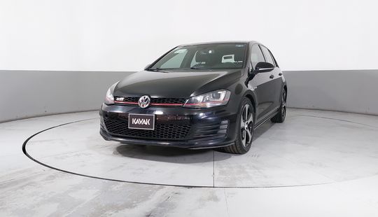 Volkswagen • Golf