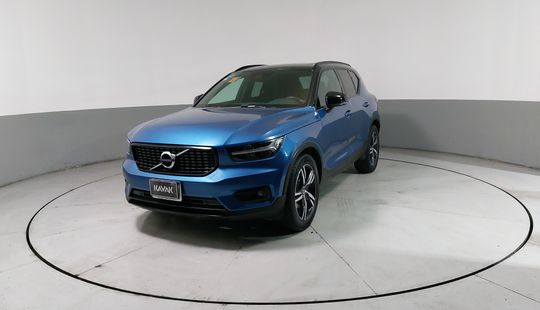 Volvo • XC40