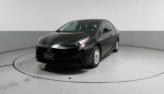 Toyota • Prius