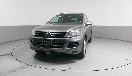 Volkswagen • Touareg