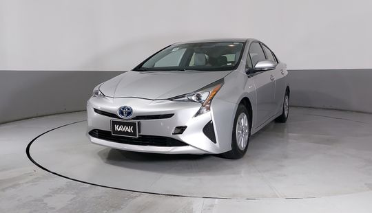 Toyota • Prius