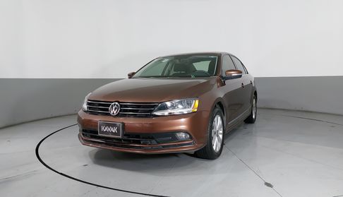 Volkswagen Jetta 2.5 COMFORTLINE MT BOLSAS AIRE DEL. Sedan 2017