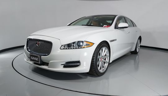 Jaguar • XJ