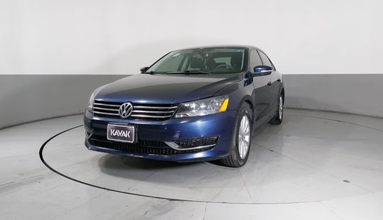 Volkswagen • Passat