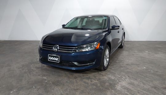 Volkswagen • Passat