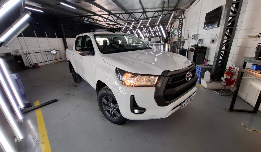 Toyota Hilux 2.4 TDI SR C/D Pickup 2023