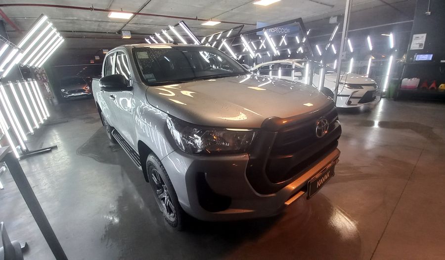 Toyota Hilux 2.4 TDI SR AUTO C/D Pickup 2024