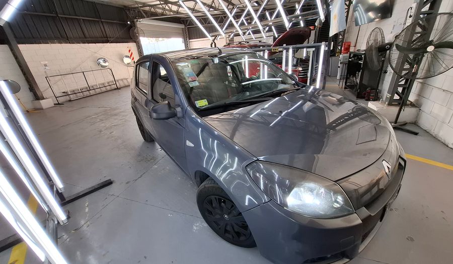 Renault Sandero 1.6 8V AUTHENTIQUE PACK I Hatchback 2014