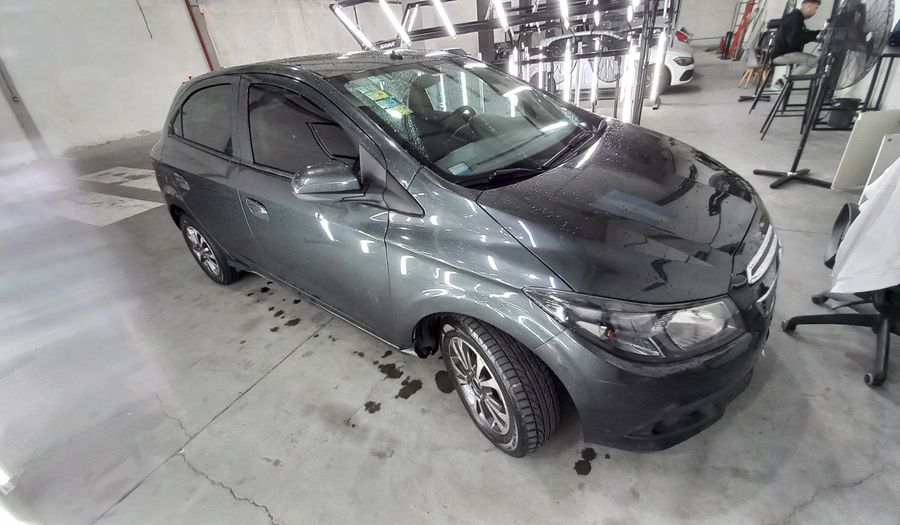 Chevrolet Onix 1.4 LTZ Hatchback 2016