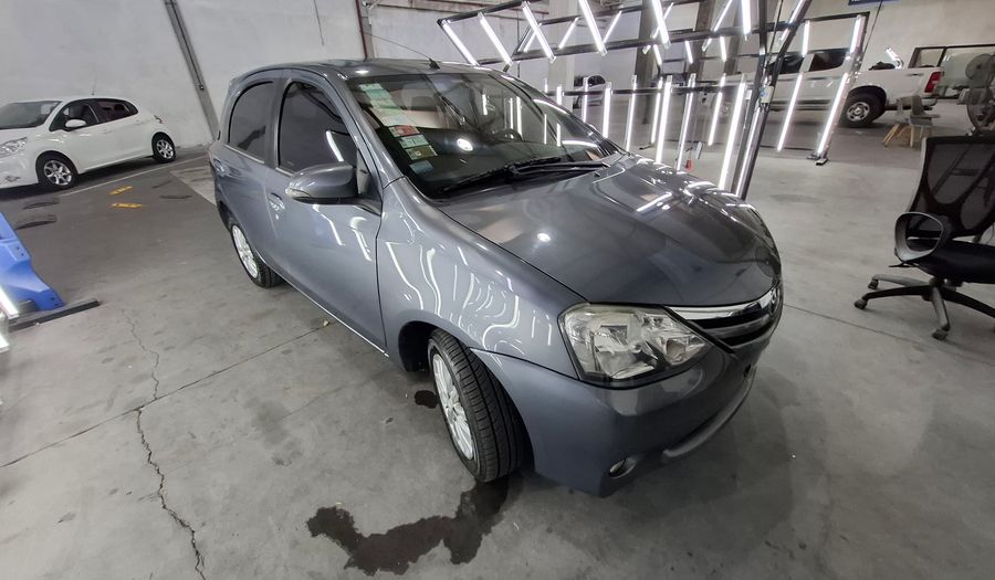Toyota Etios 1.5 XLS Hatchback 2015