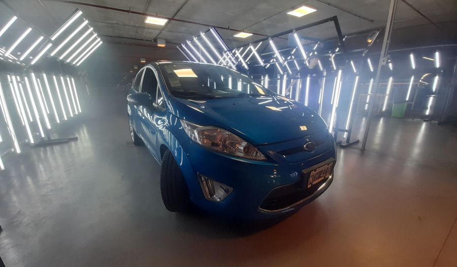 Ford Fiesta Kinetic Design 1.6 16V TITANIUM Hatchback 2013