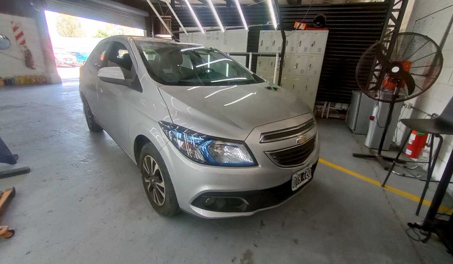 Chevrolet Onix 1.4 LTZ Hatchback 2015