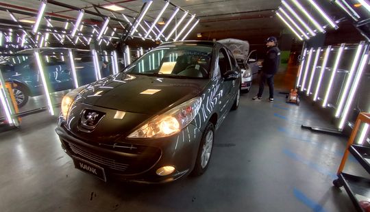 Peugeot • 207