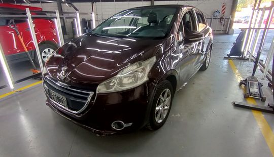 Peugeot • 208