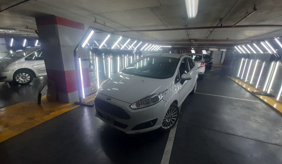 Ford Fiesta 1.6 SE POWERSHIFT Hatchback 2016