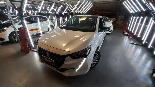 Peugeot • 208