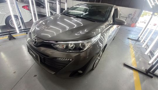 Toyota • Yaris