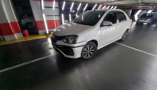 Toyota • Etios