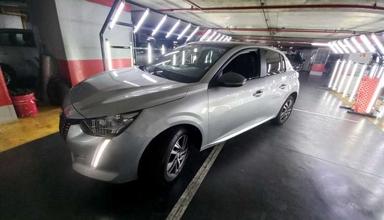 Peugeot • 208