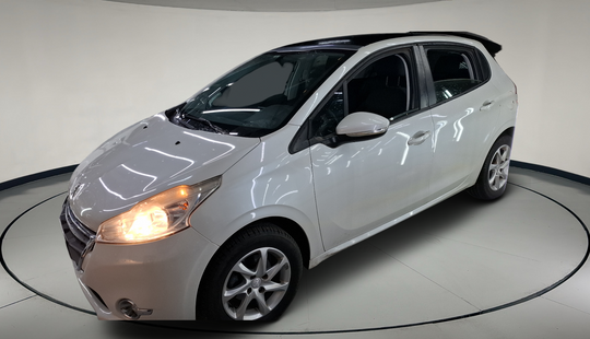 Peugeot • 208