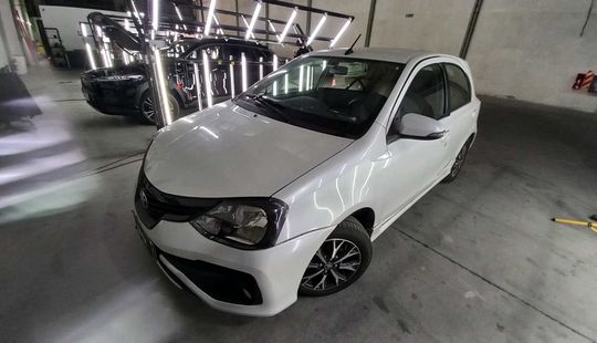 Toyota • Etios