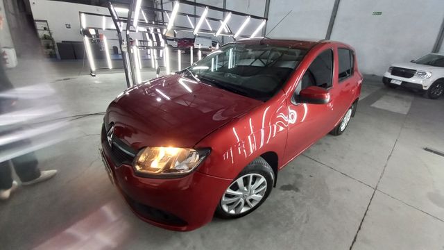 Renault • Sandero