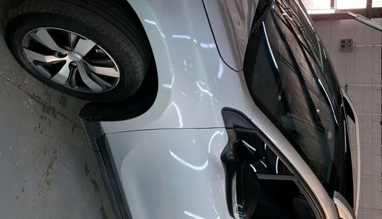 Peugeot • 2008