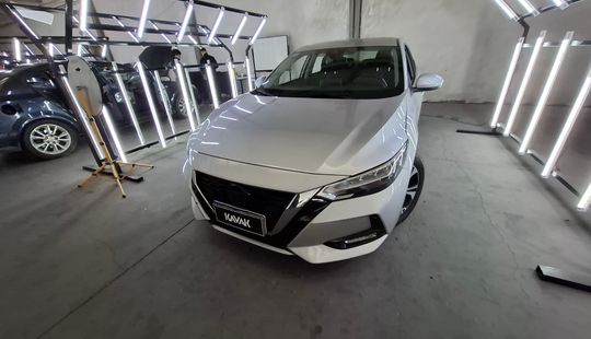 Nissan • Sentra