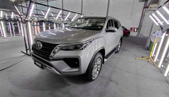 Toyota • SW4