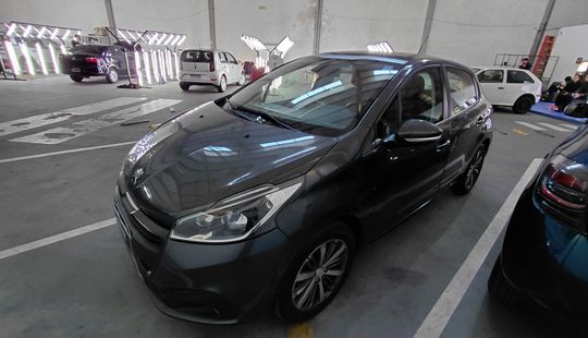 Peugeot • 208