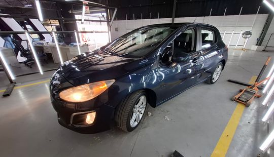 Peugeot • 308