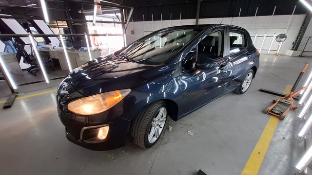 Peugeot • 308