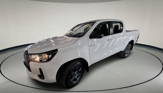 Toyota • Hilux