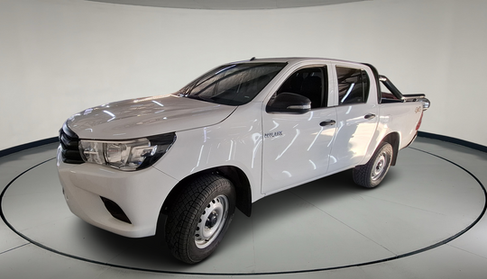 Toyota • Hilux
