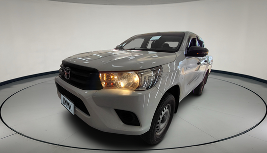 Toyota • Hilux