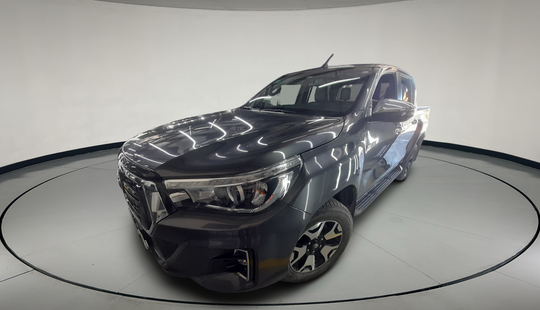 Toyota • Hilux