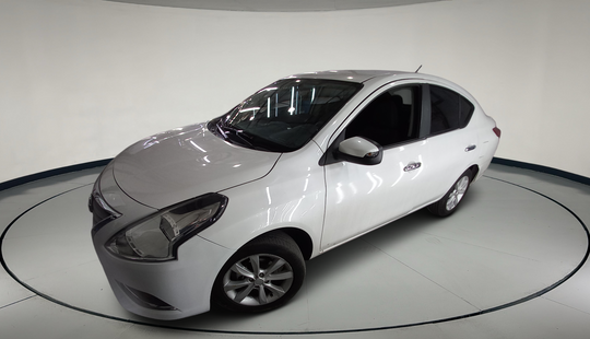 Nissan • Versa