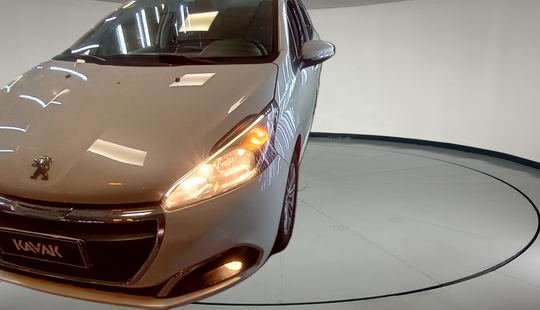 Peugeot • 208